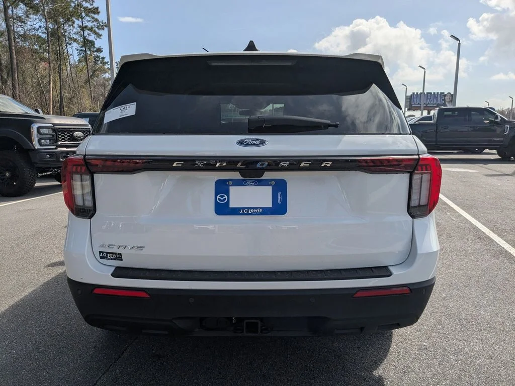 New 2026 Star White Metallic Tri-Coat Ford Active image 5