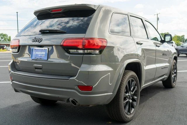 Used 2019 Gray Jeep Altitude image 6