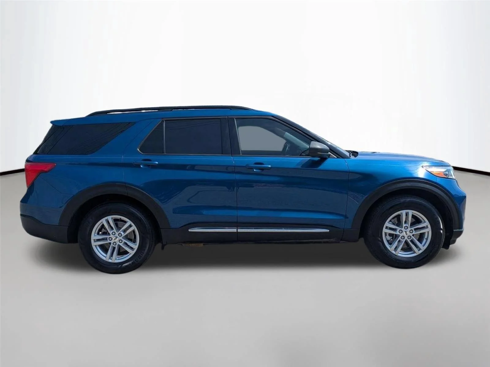 Used 2022 Atlas Blue Metallic Ford XLT image 4