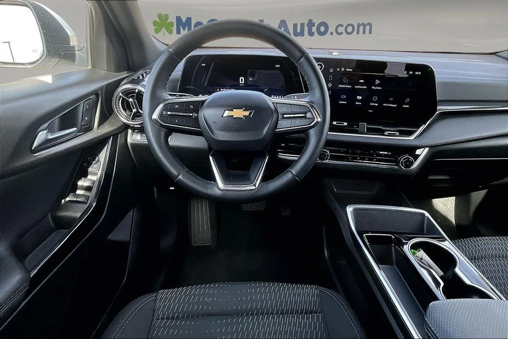Used 2025 White Chevrolet LT image 10