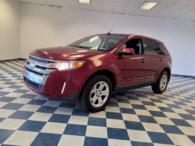 Used 2013 Red Ford SEL image 3