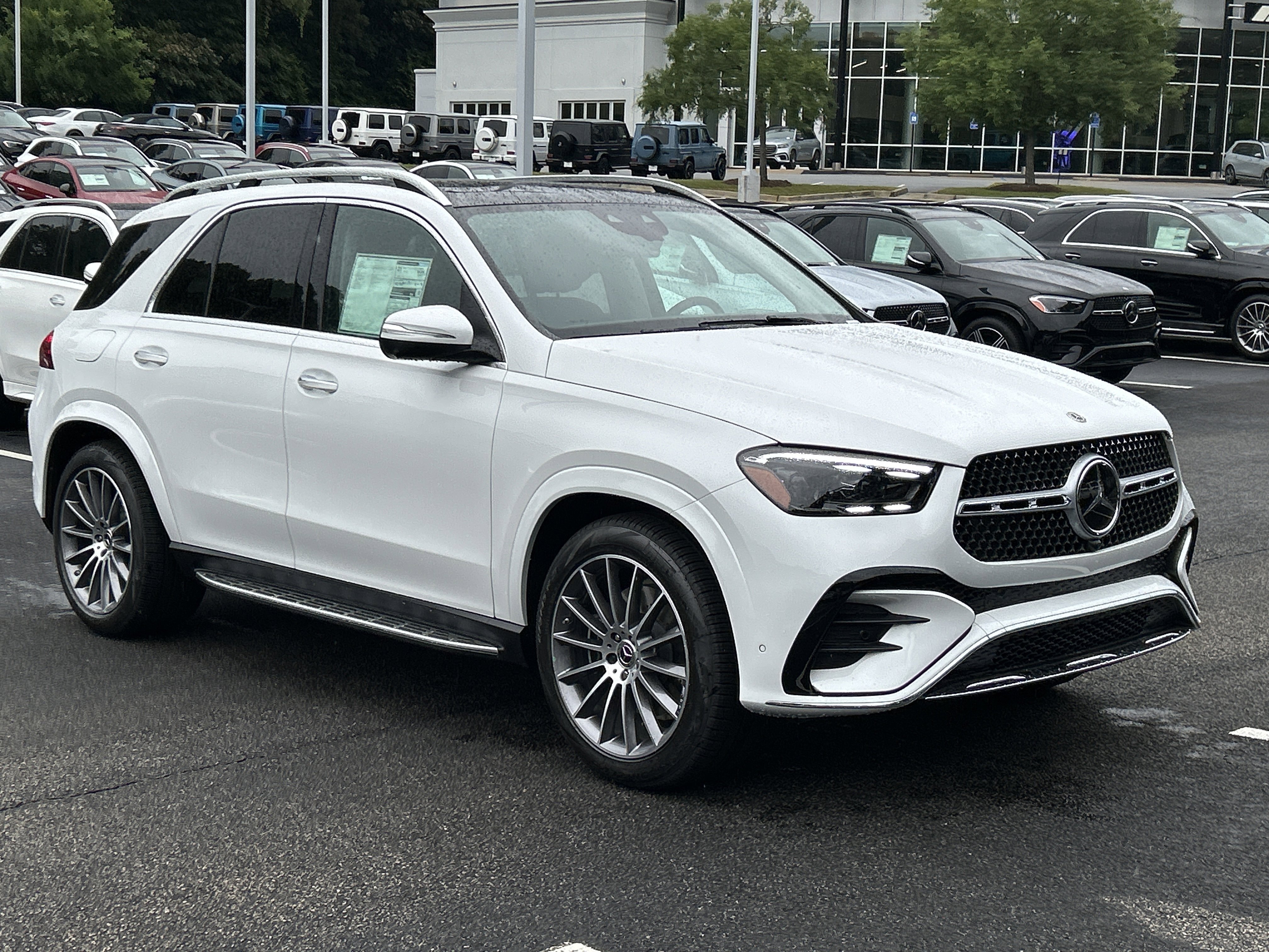 New 2026 MANUFAKTUR Moonlight White Metallic Mercedes-Benz GLE 450 4MATIC® SUV image 4