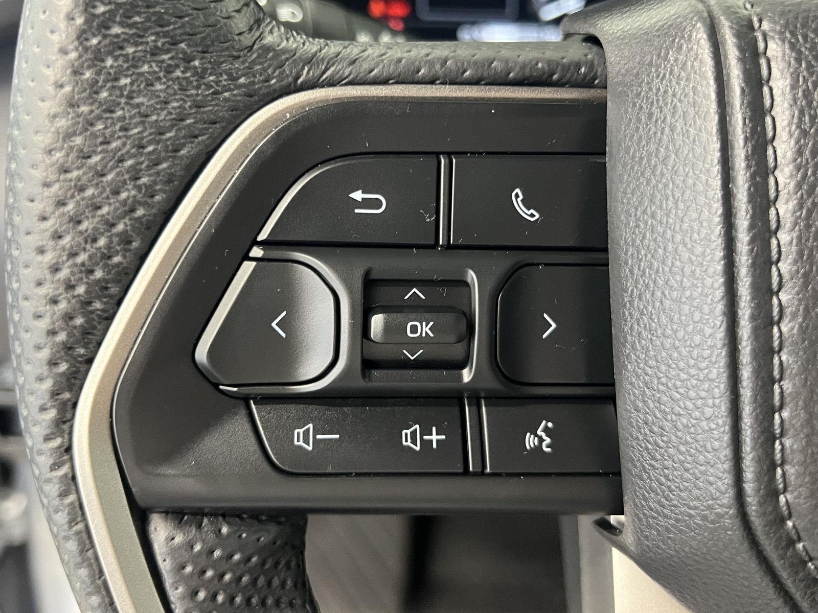 2025 Toyota Tundra Limited - Photo 24