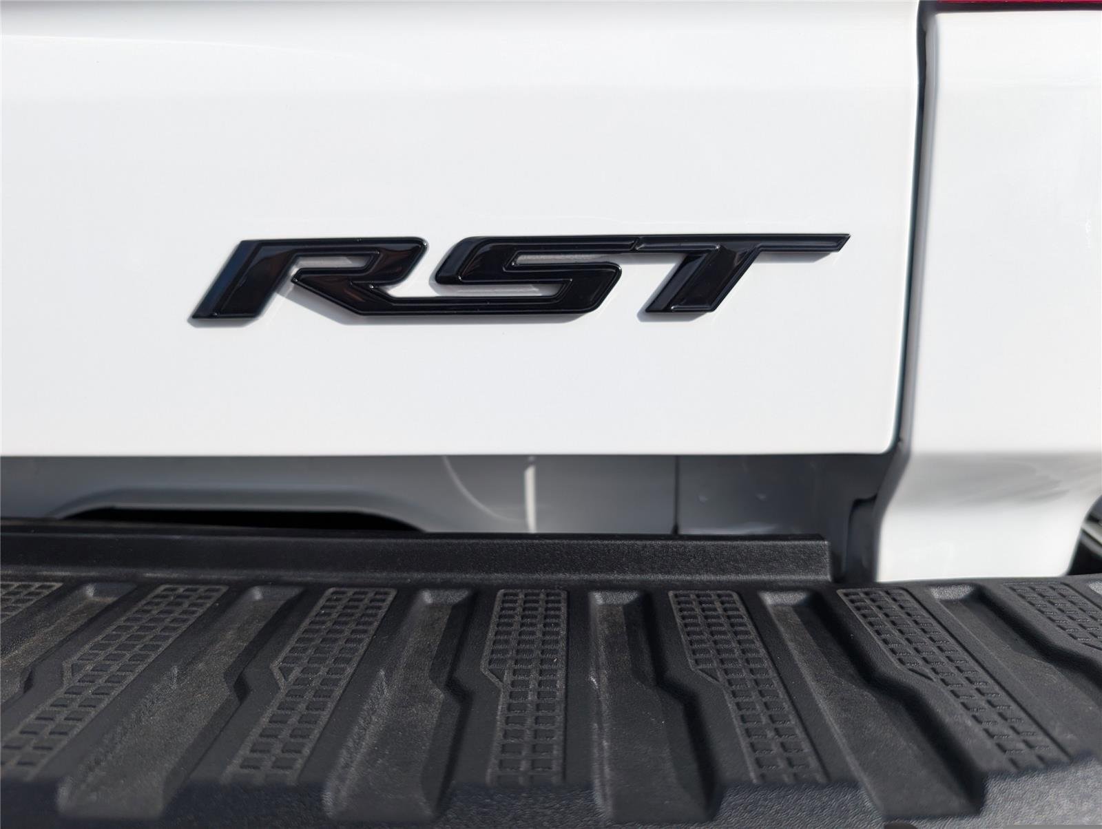 New 2026 Summit White Chevrolet RST image 52