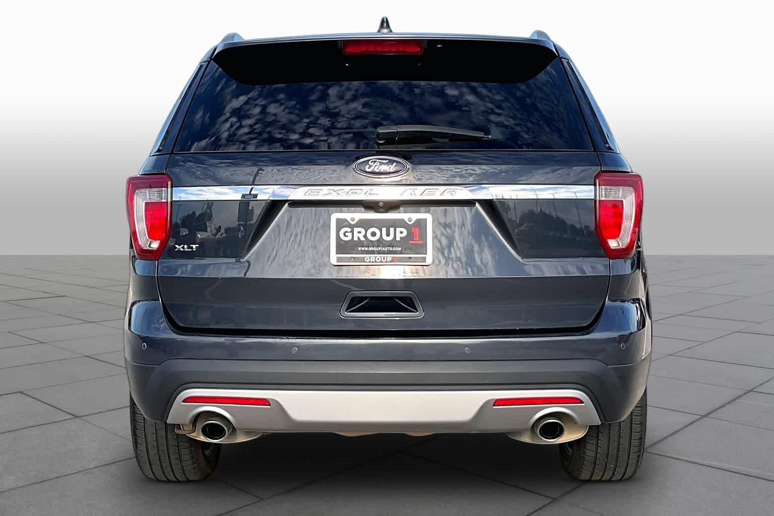 Used 2017 Smoked Quartz Metallic Tinted Clearcoat Ford XLT image 5