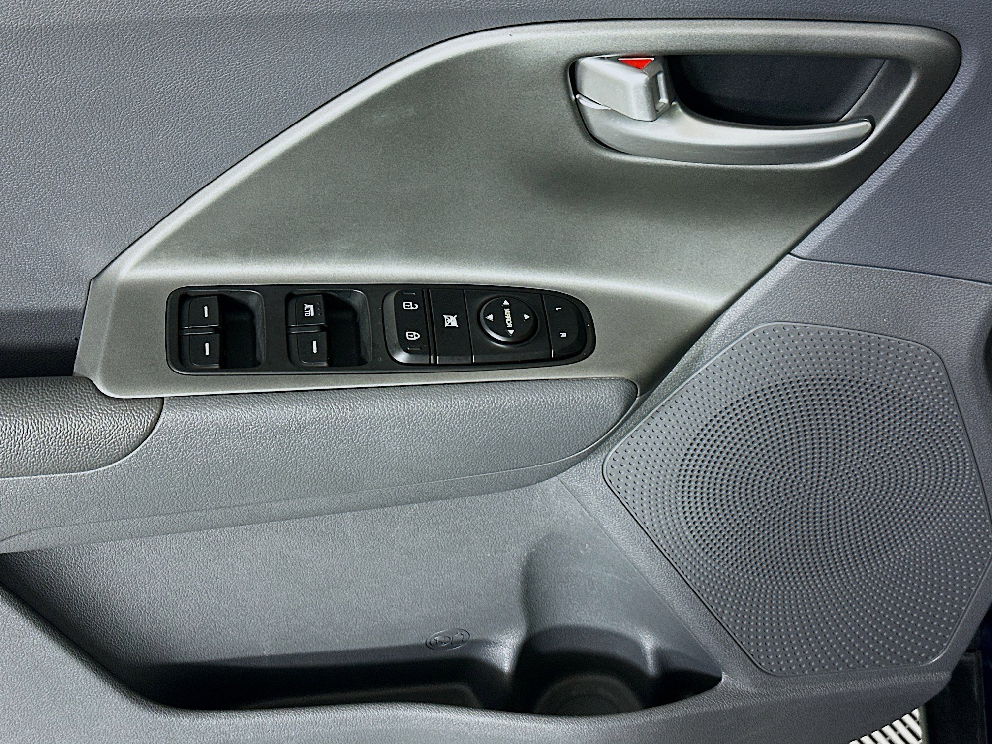 Used 2022 Deep Cerulean Kia LX image 14