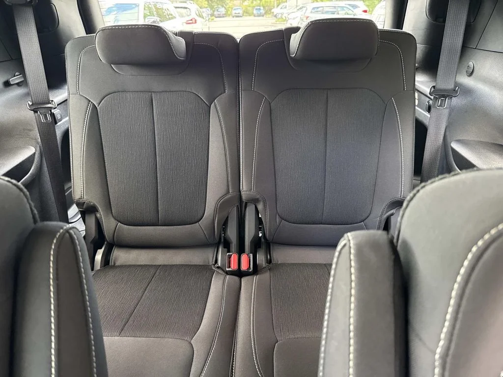 Used 2025 Silver Jeep Laredo image 18