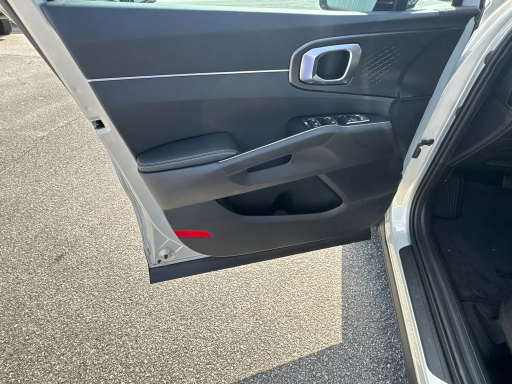 New 2026 Ivory Silver Kia S image 10