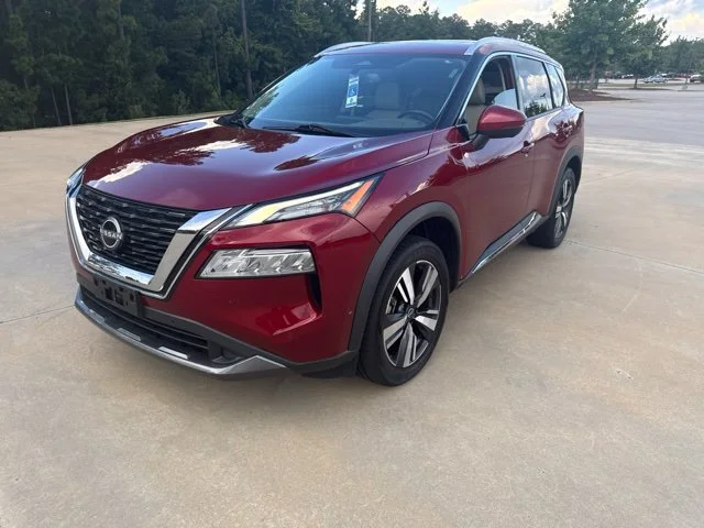 Used 2023 Scarlet Nissan SL image 2