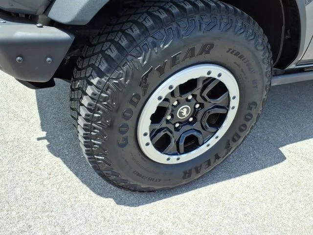 Used 2022 Gray Ford Badlands image 6