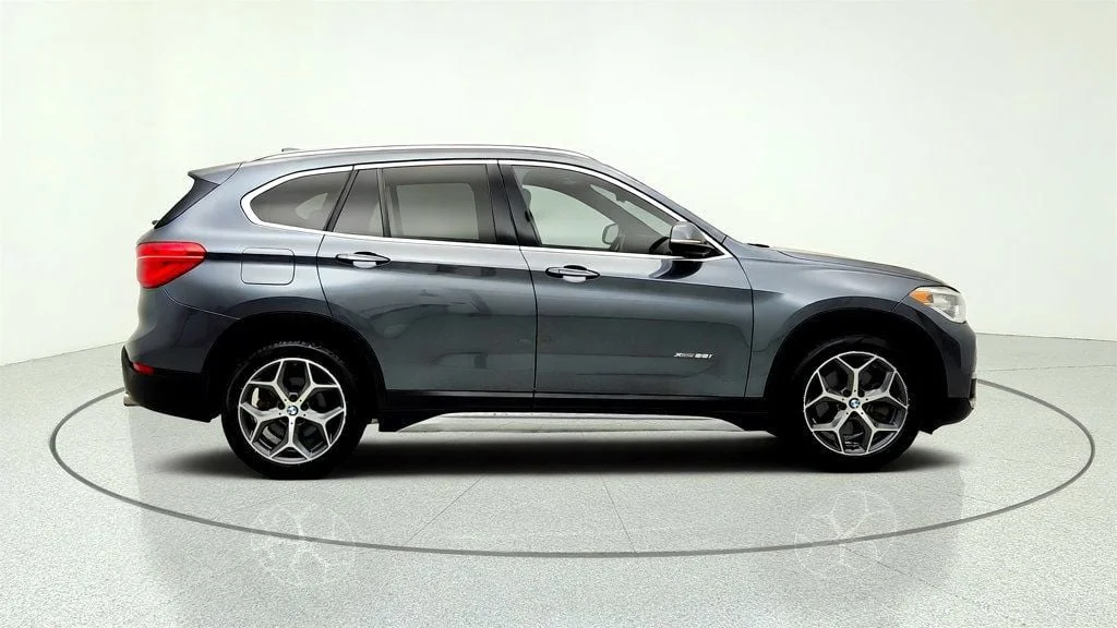 Used 2017 Mineral Grey Metallic BMW xDrive28i w/ Premium Pkg, Tech Pkg & Driving Assist Pkg image 4