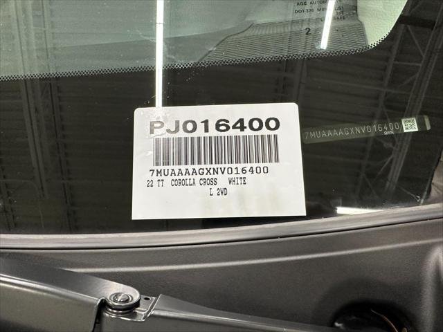 Certified Used 2022 Wind Chill Pearl Toyota L image 41