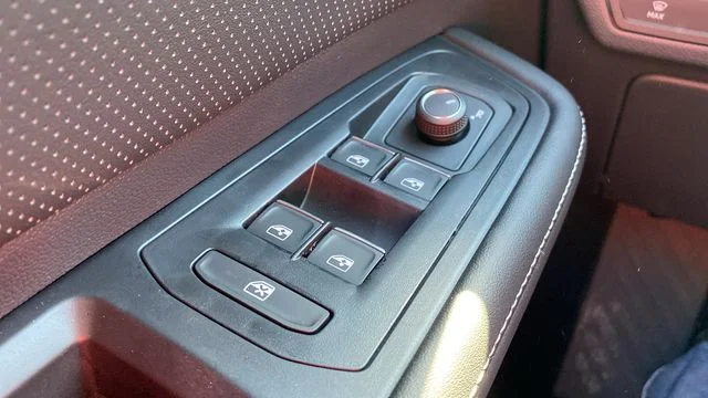 2026 Volkswagen Atlas SE w/Tech - Photo 17