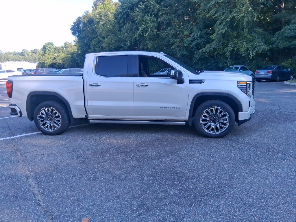 Used 2023 White GMC Denali Ultimate image 4