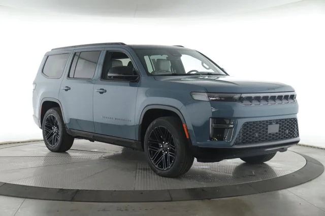 New 2026 Steel Blue Exterior Paint Jeep Limited Reserve image 2
