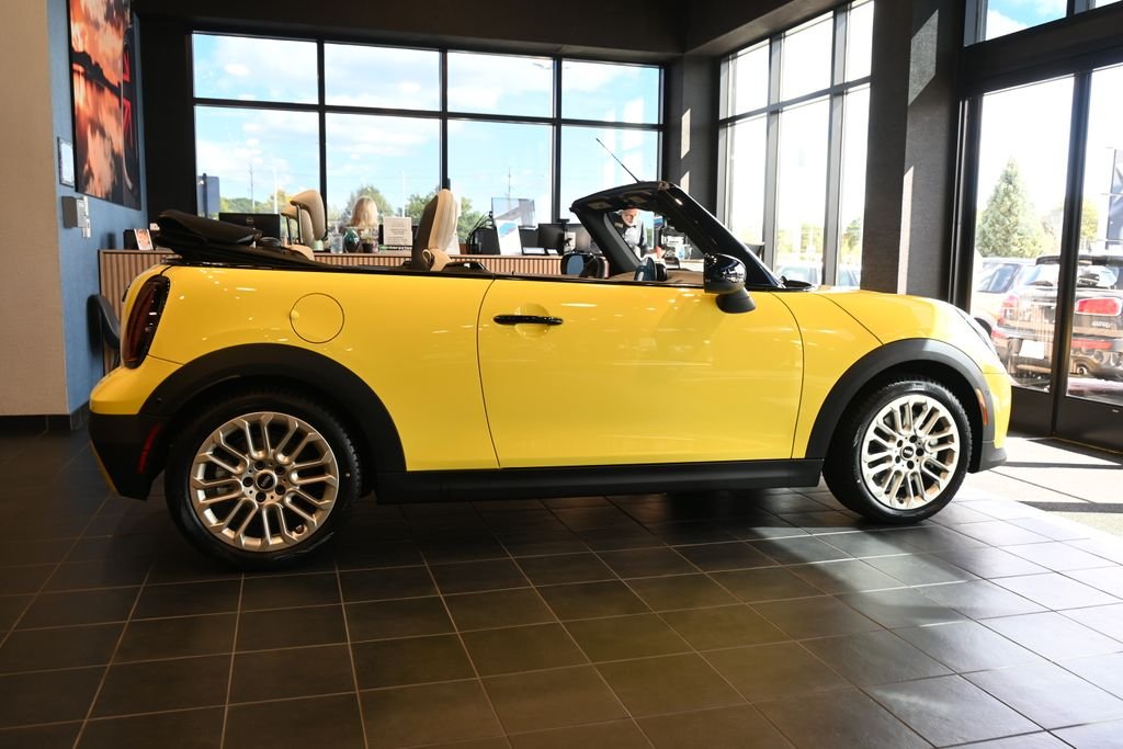 2026 MINI Convertible S - Photo 8