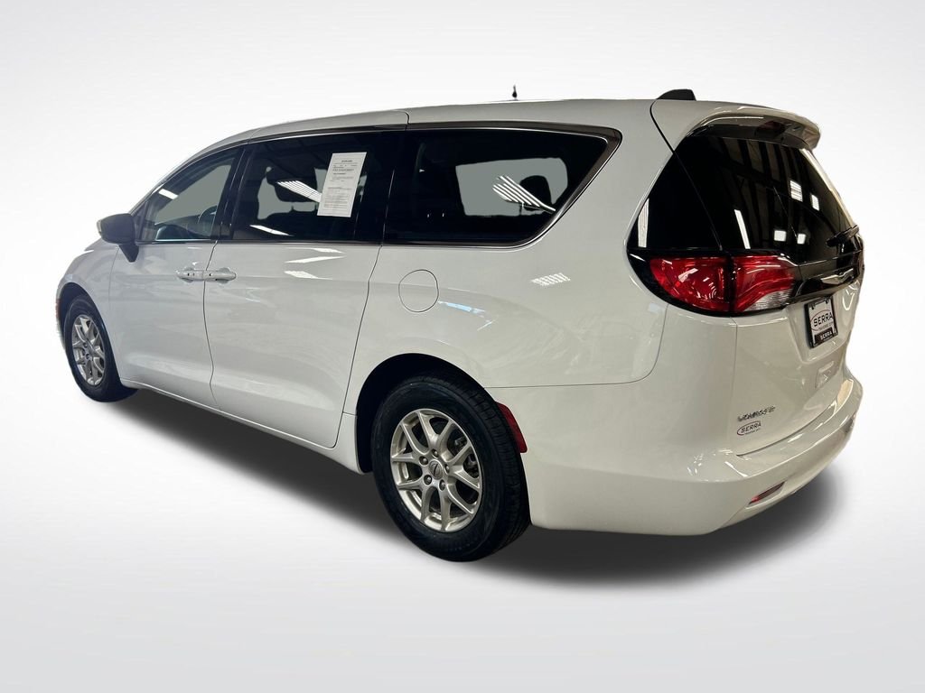 Used 2023 White Chrysler LX image 3