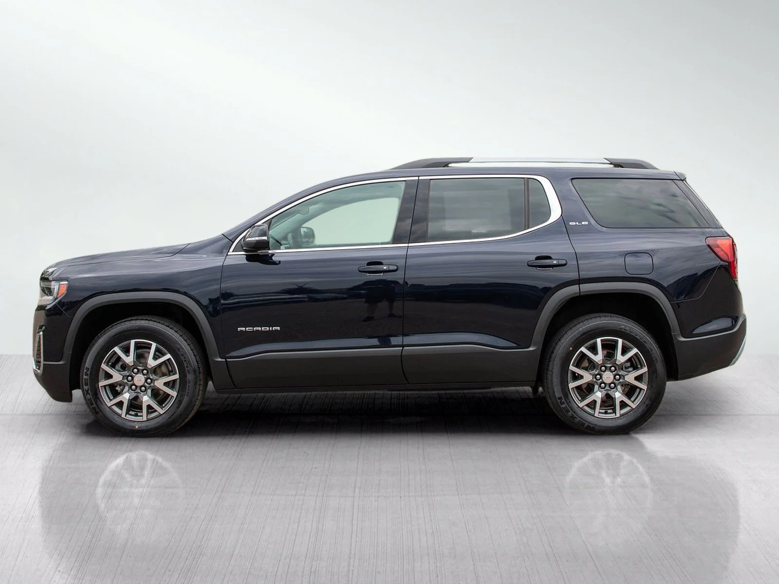 Used 2022 GMC Acadia SLE with VIN 1GKKNRL44NZ160256 for sale in Bloomington, Minnesota