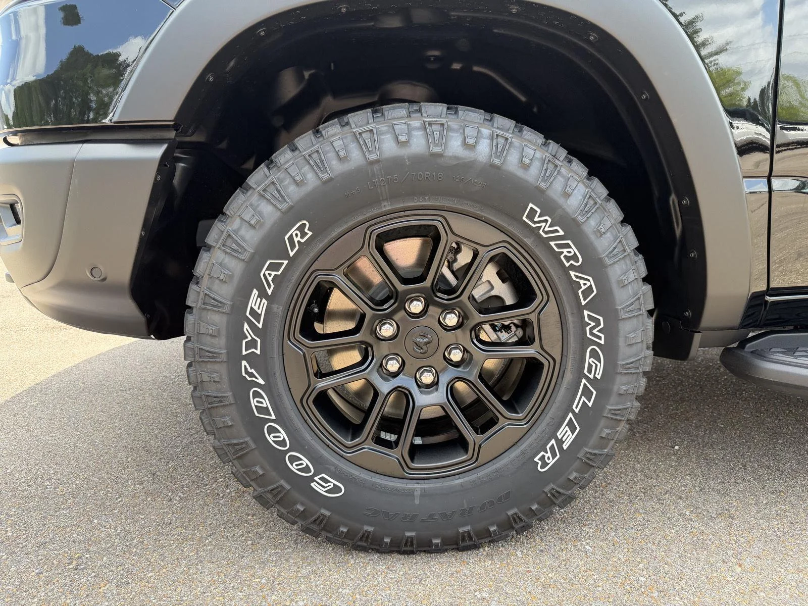 New 2026 Diamond Black Crystal Pearl-Coat Exterior Paint RAM Rebel image 26