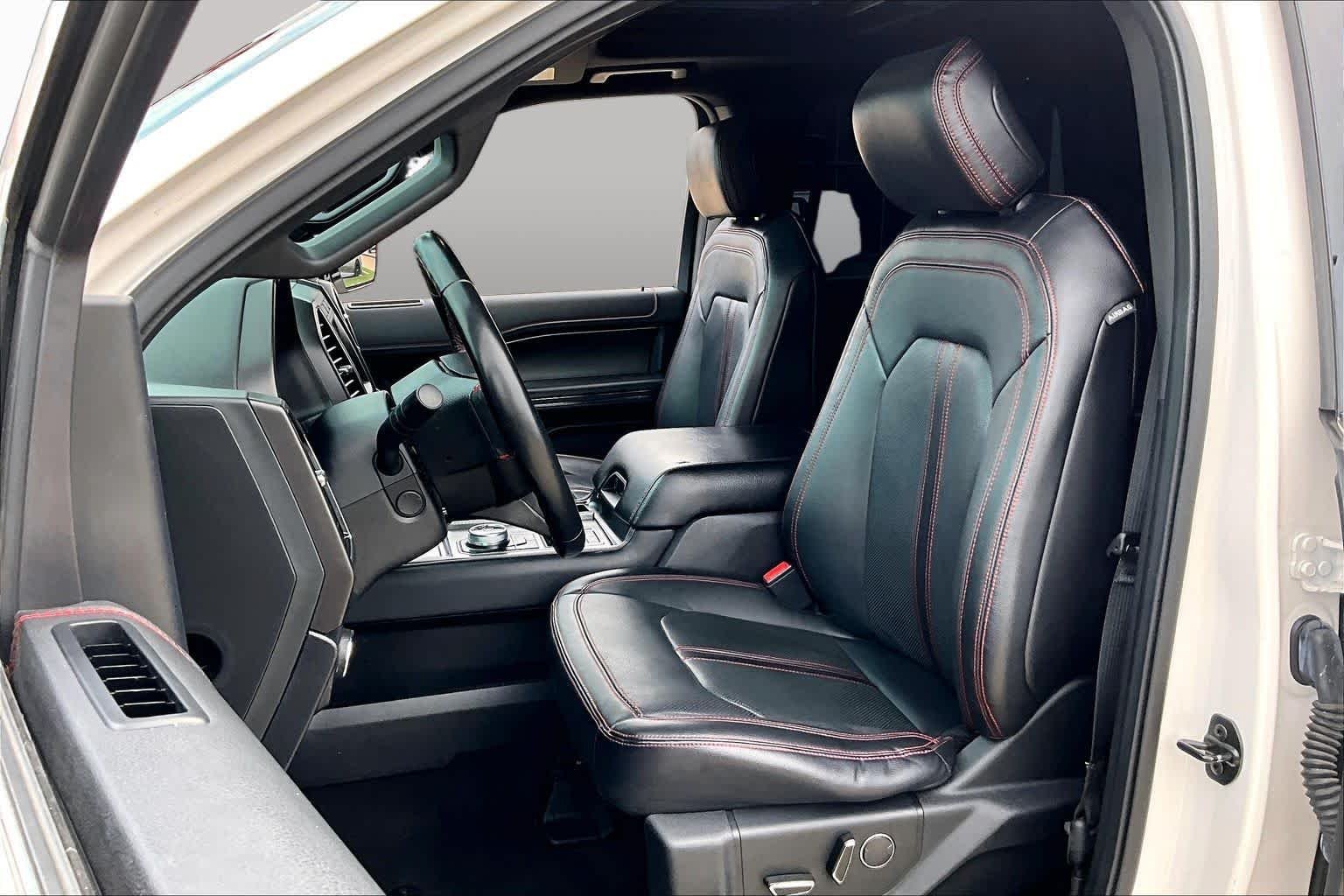 Used 2019 White Platinum Metallic Tri-Coat Ford Limited image 8