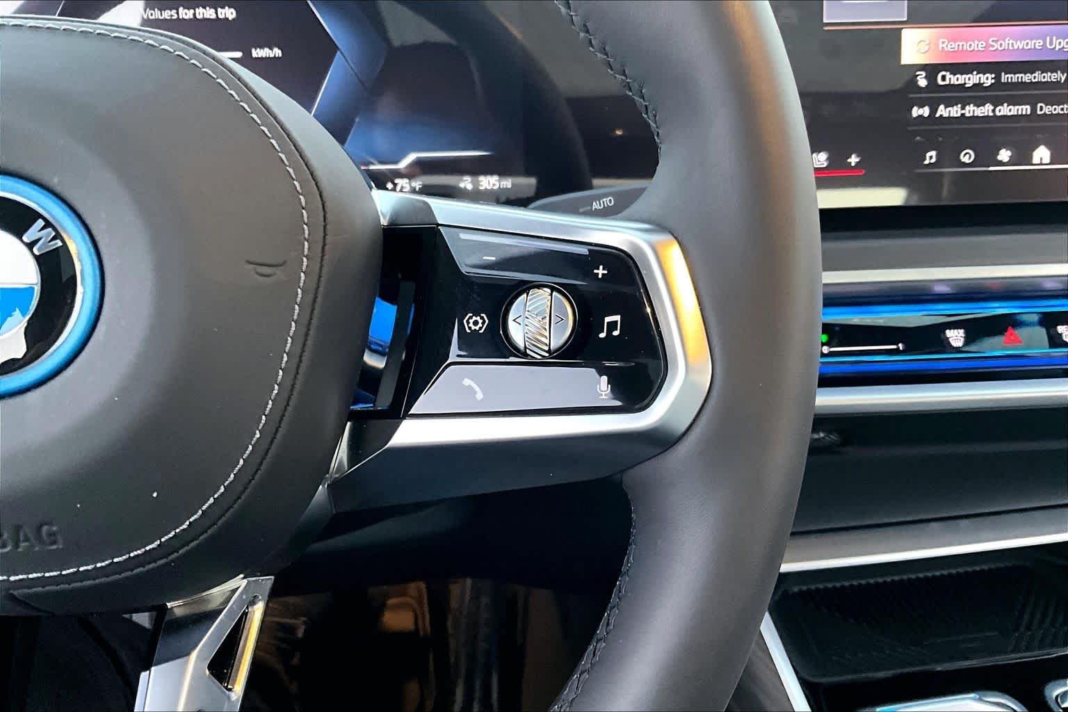 2025 BMW i7 60 - Photo 23