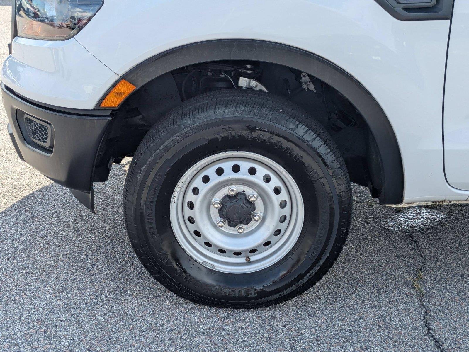 Used 2019  Ford XL image 7