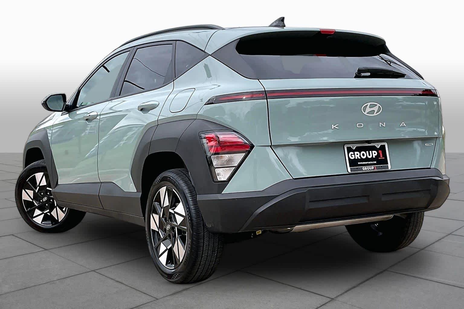 Used 2025 Mirage Green Hyundai SEL image 12