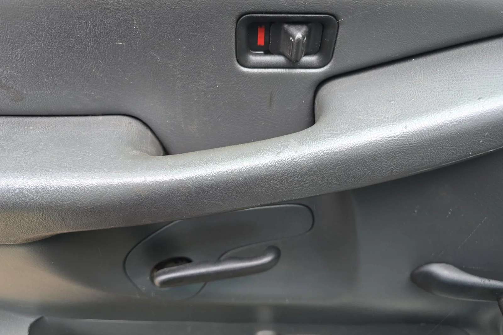 Used 2005 Summit White Chevrolet Work Truck image 9