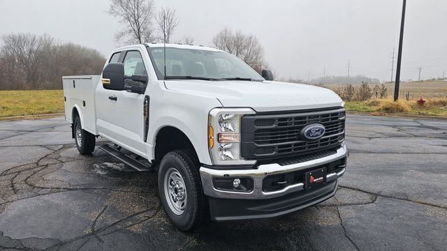 New 2026 Oxford White Ford XL image 3