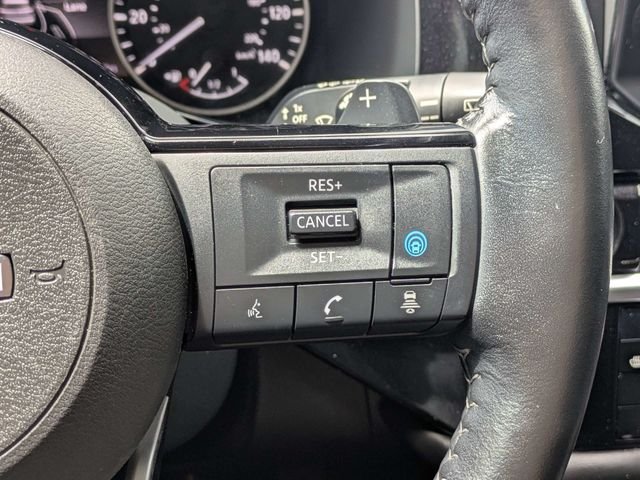 Used 2022 Silver Nissan SL image 29