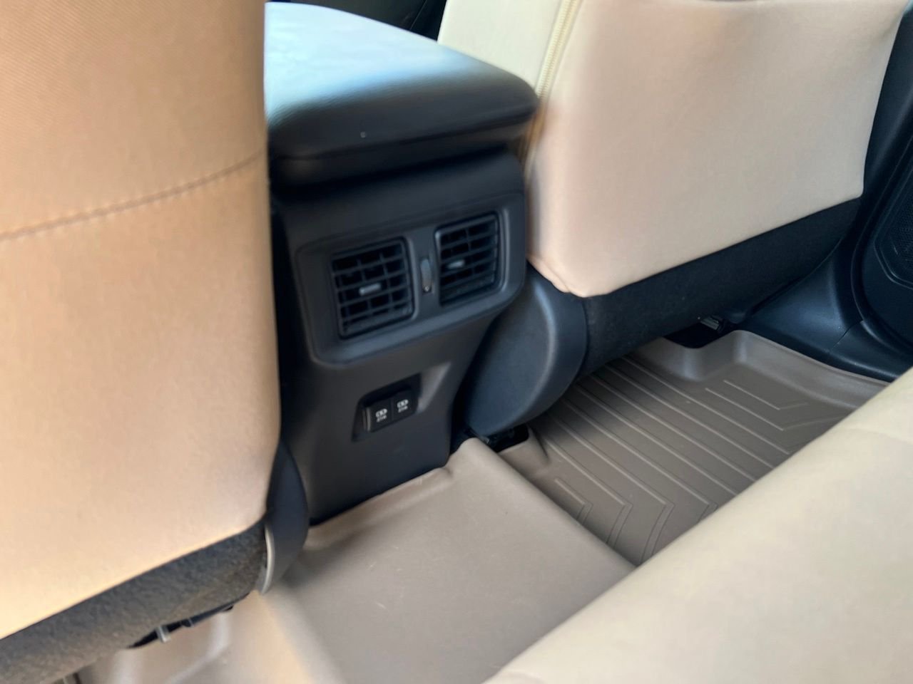 Used 2019 Gray Toyota XLE image 21