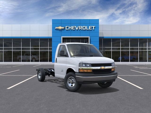 2025 Chevrolet Express Cutaway