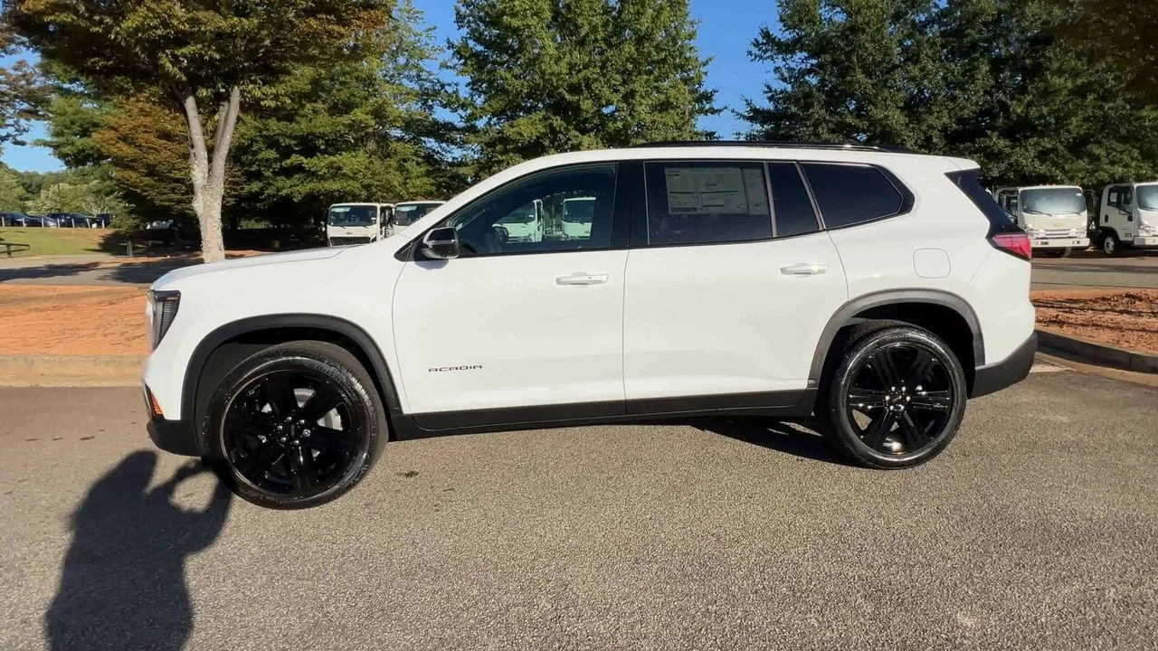 New 2026 Summit White GMC Elevation image 5