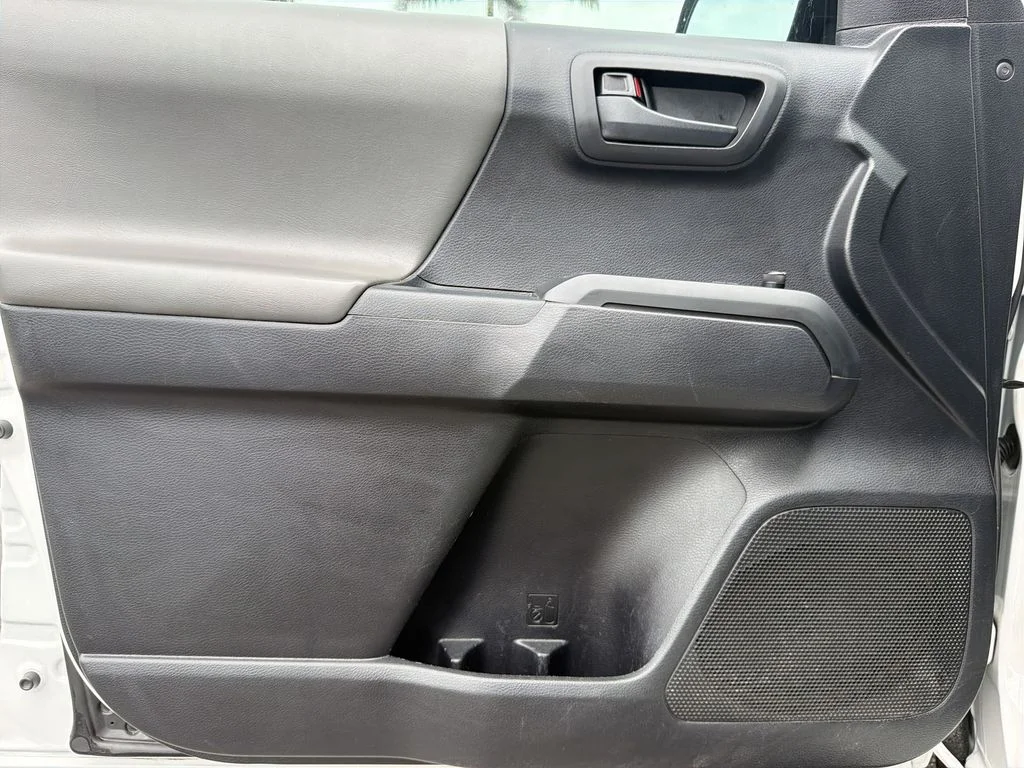 Used 2019 White Toyota SR image 27