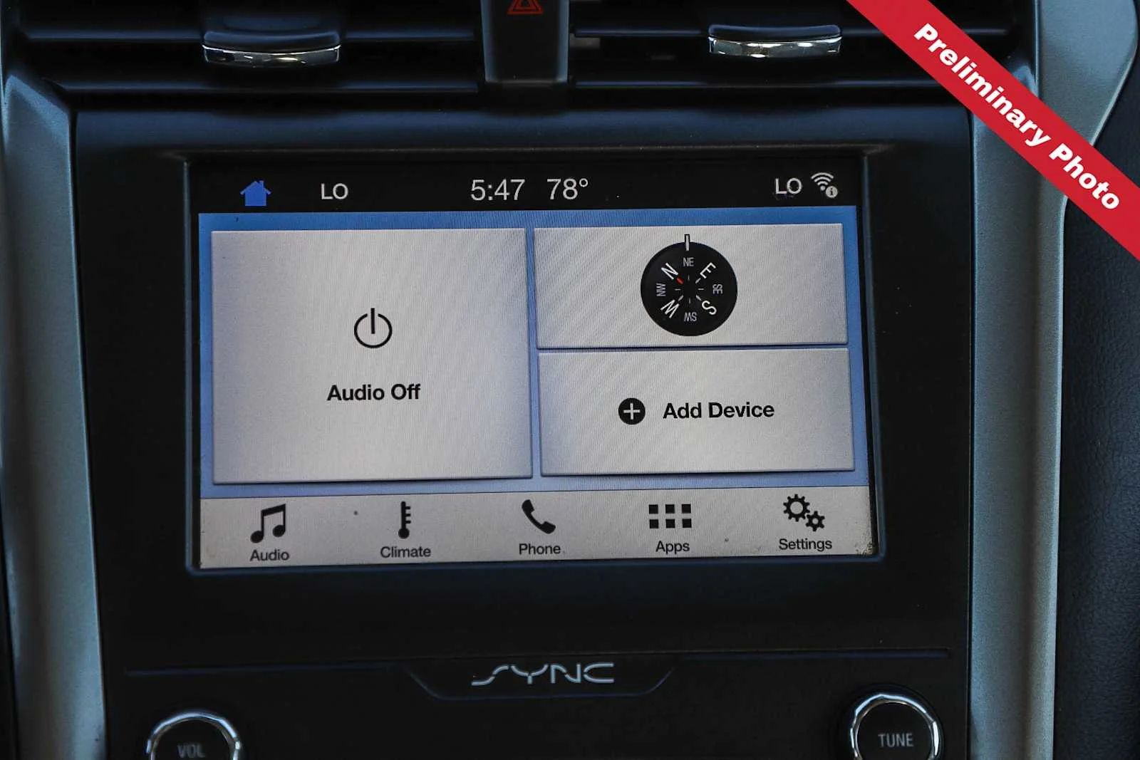 Used 2019 White Platinum Metallic Tri-Coat Ford SEL image 15