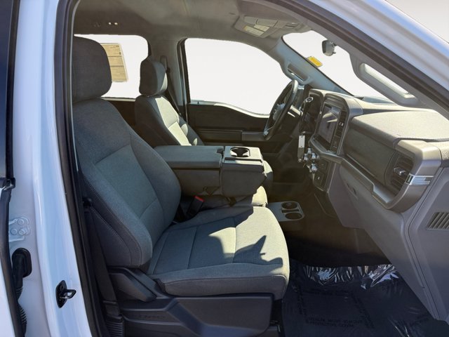 Used 2025 Oxford White Ford XLT image 19