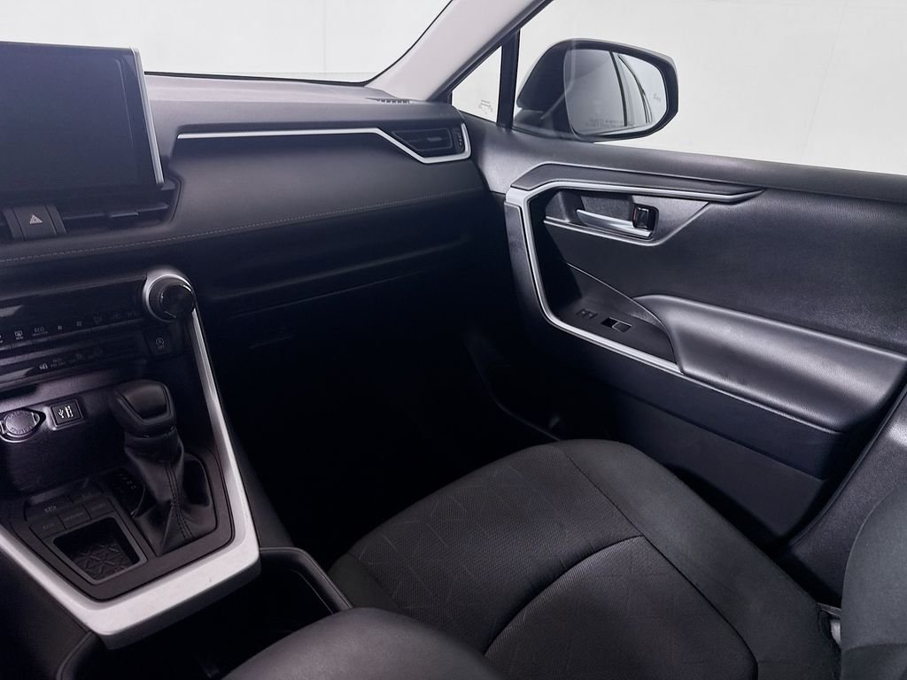 Used 2024 Silver Sky Metallic Toyota XLE image 20