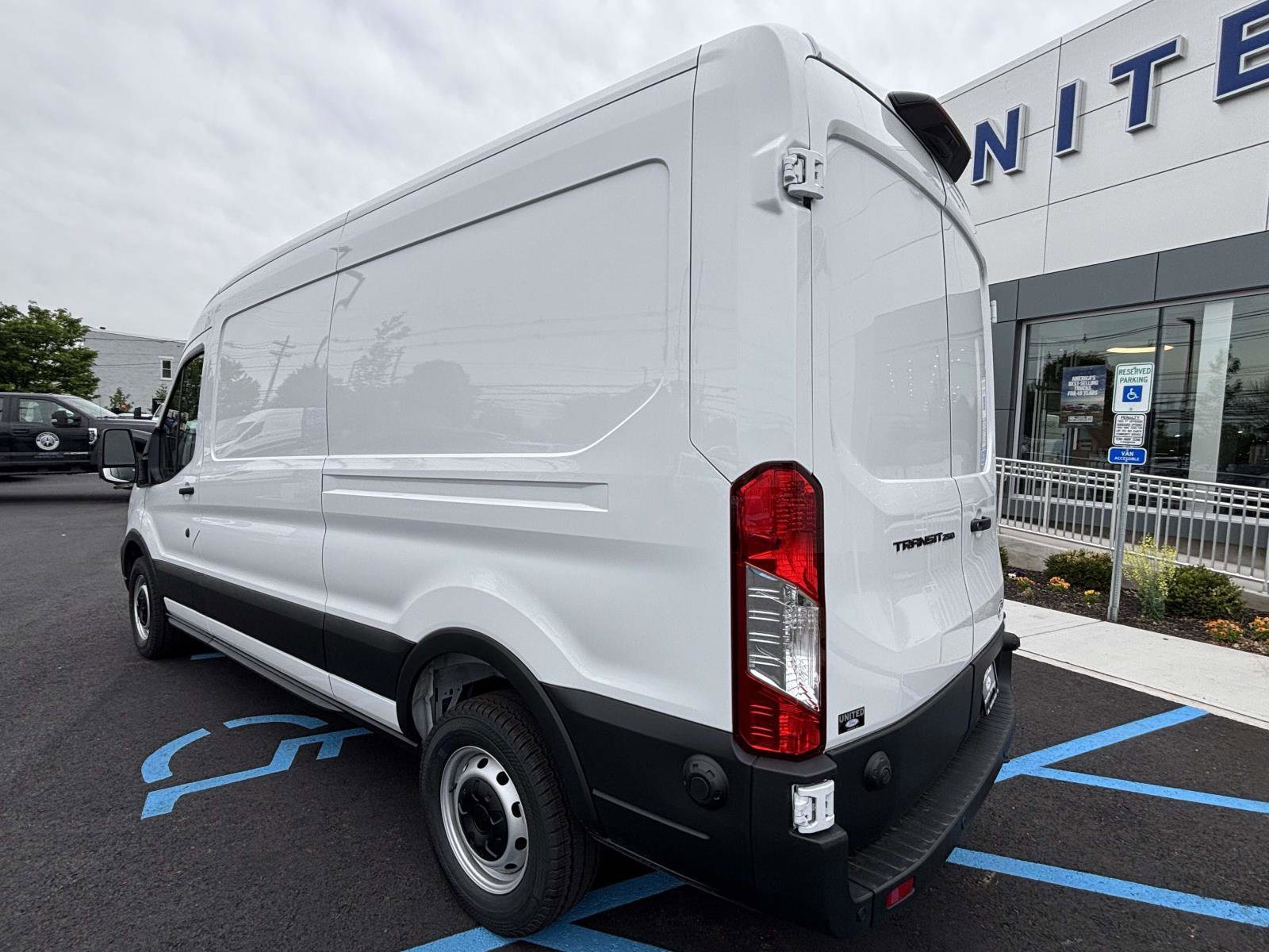 New 2026 Oxford White Ford Cargo Van image 9