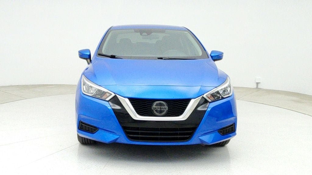 2020 Nissan Versa SV photo 6