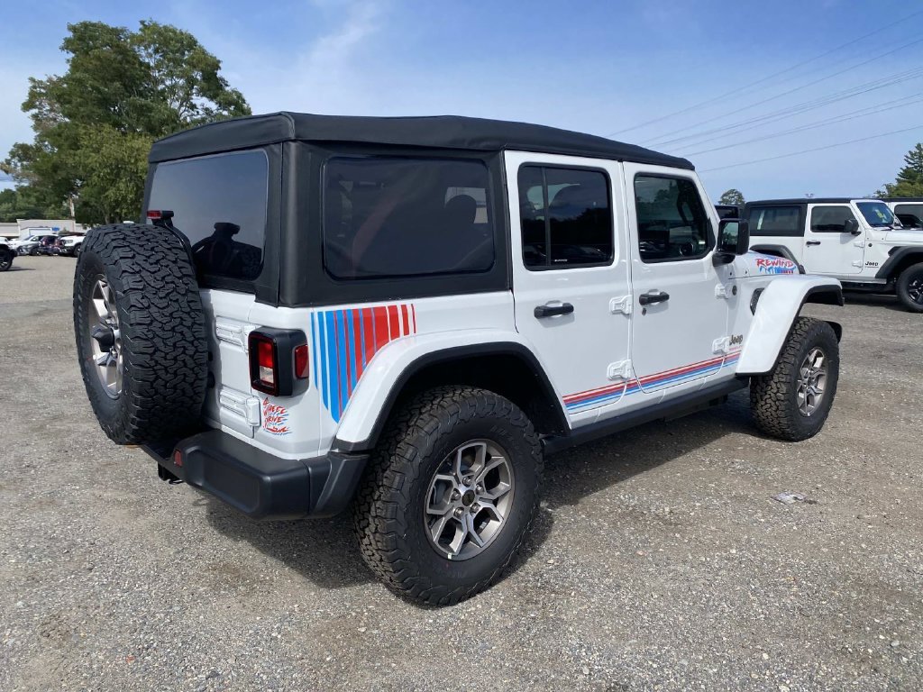 New 2026 Bright White Clear-Coat Exterior Paint Jeep  image 3