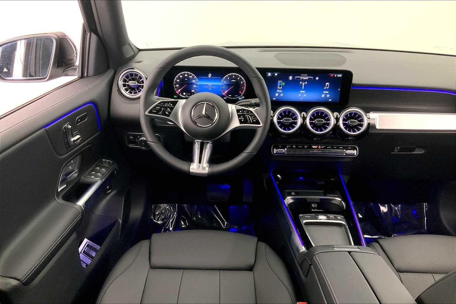 New 2026 Night Black Mercedes-Benz GLB 250 image 15