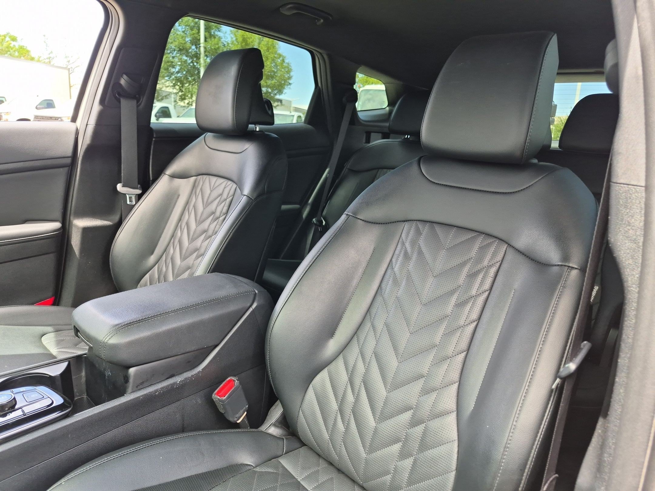 Used 2024 Wolf Gray Kia X-Line image 24