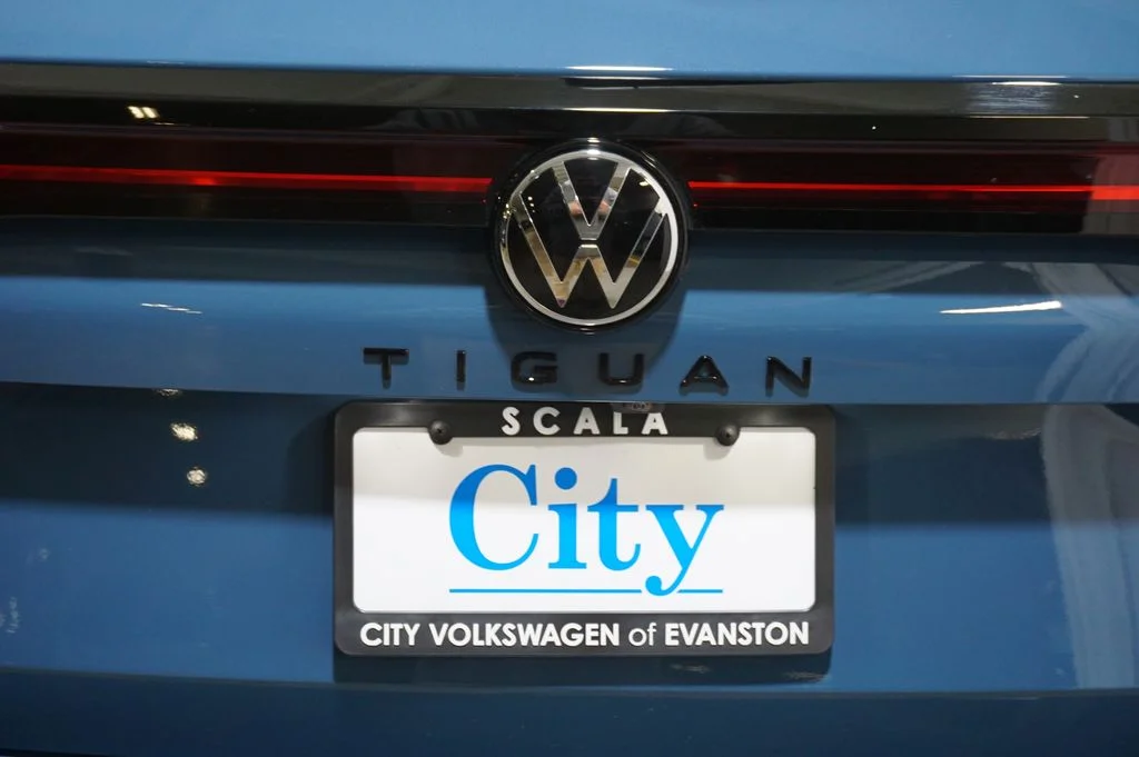 Certified Used 2025 Blue Volkswagen 2.0T SE R-Line Black image 35