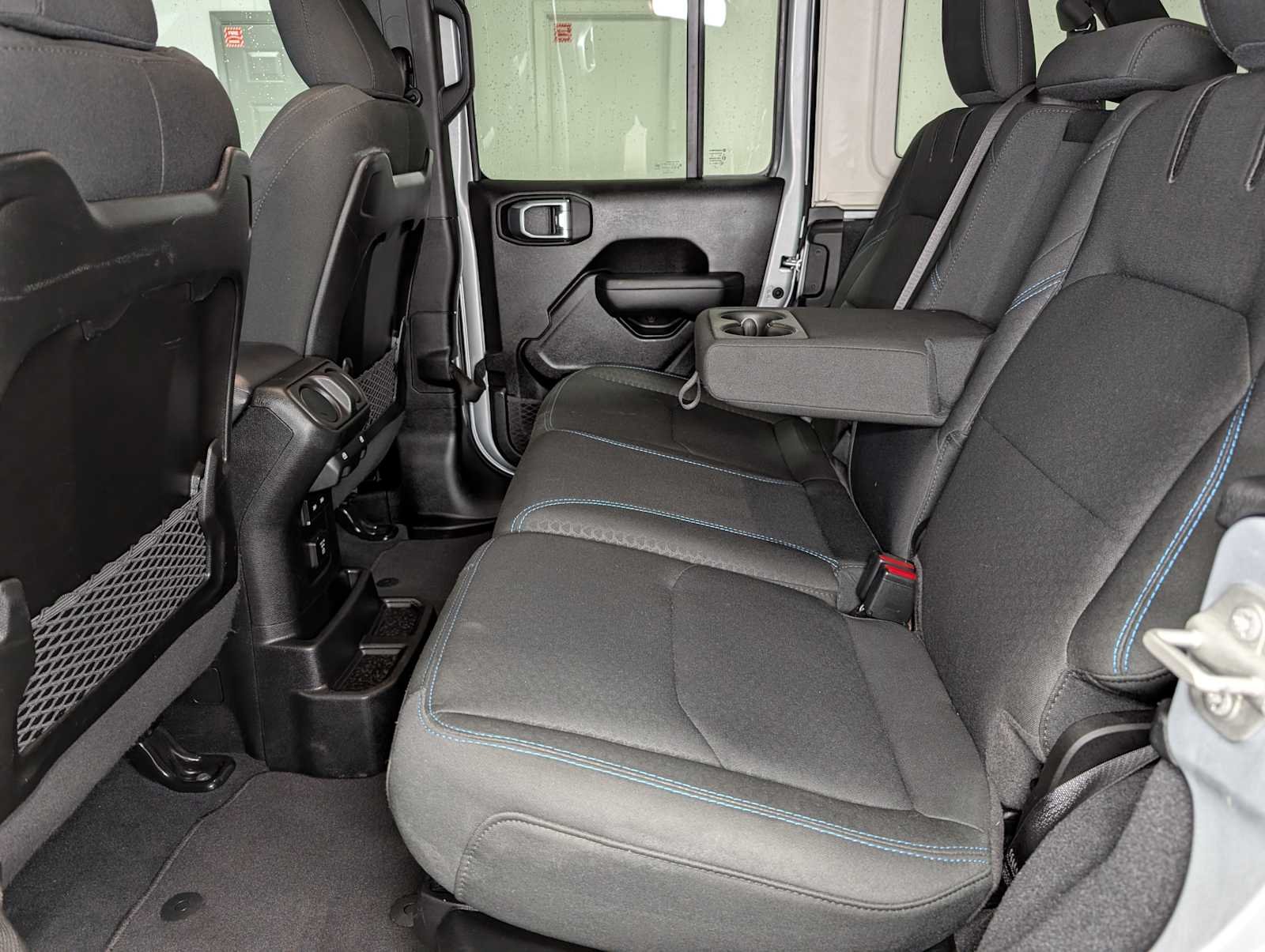 Used 2024 Silver Zynith Clearcoat Jeep Rubicon image 26