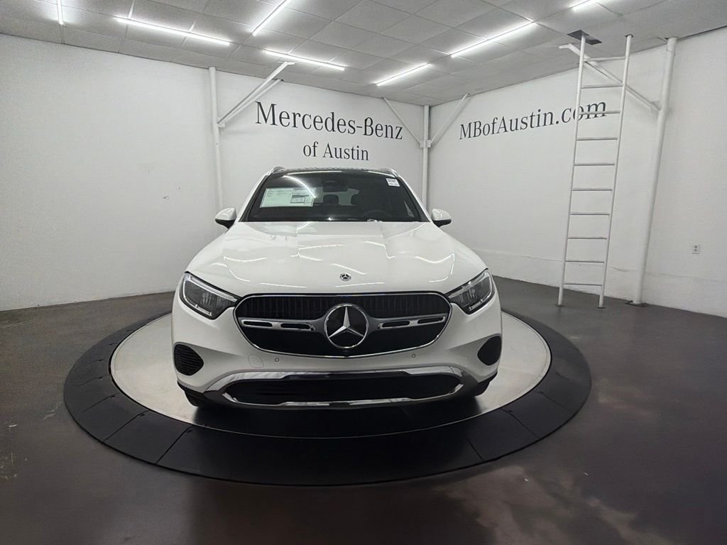New 2027 Polar White Mercedes-Benz GLC 300 image 2