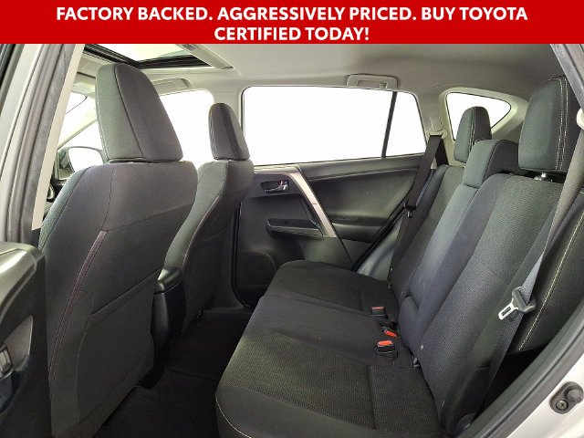 Used 2018 Silver Toyota XLE image 12