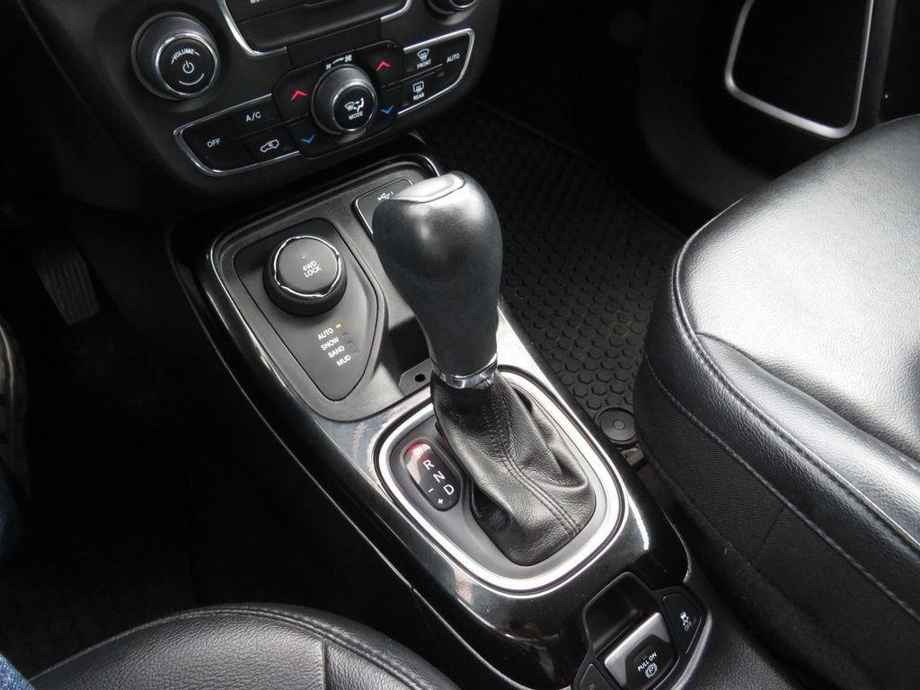 Used 2019 Granite Crystal Metallic Clear Jeep Altitude image 27