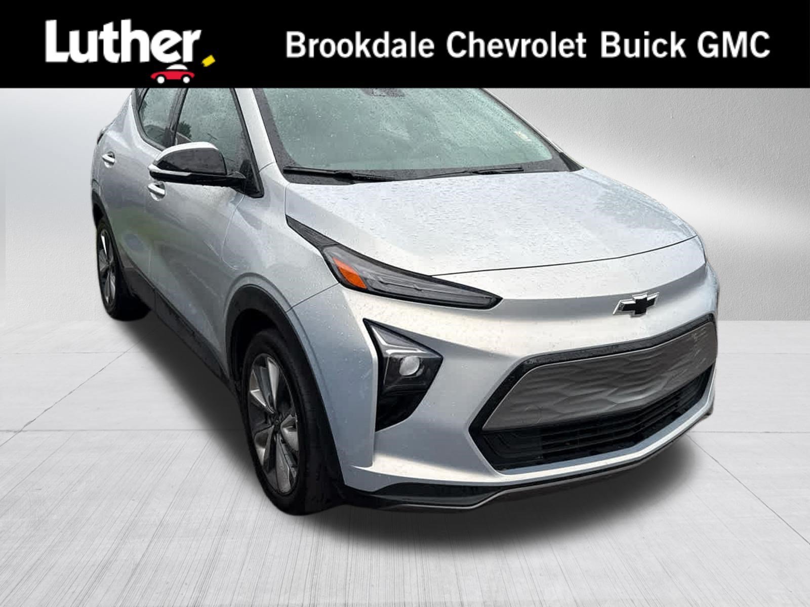 Used 2023 Silver Flare Metallic Chevrolet LT image 1