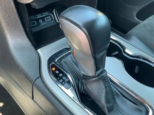 Used 2019 White Jeep Altitude image 21