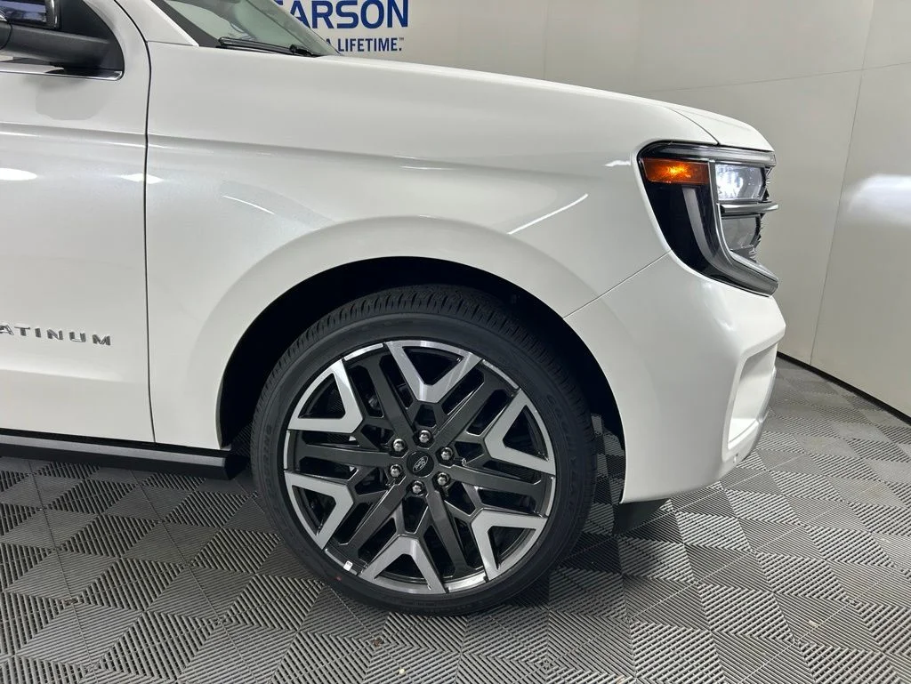New 2026 Star White Metallic Tri-Coat Ford MAX Platinum® image 7